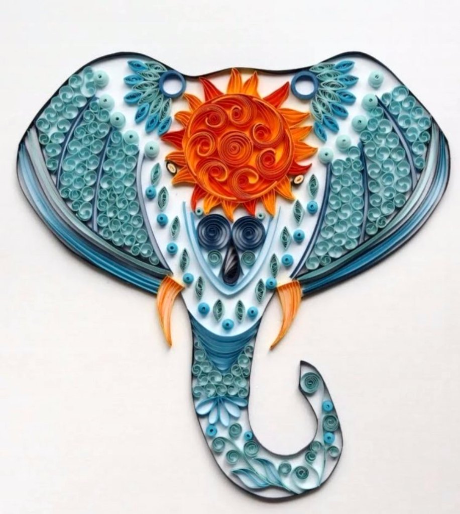 Turkuaz mandala desenli quilling fil başı, alnında turuncu bir güneş motifi